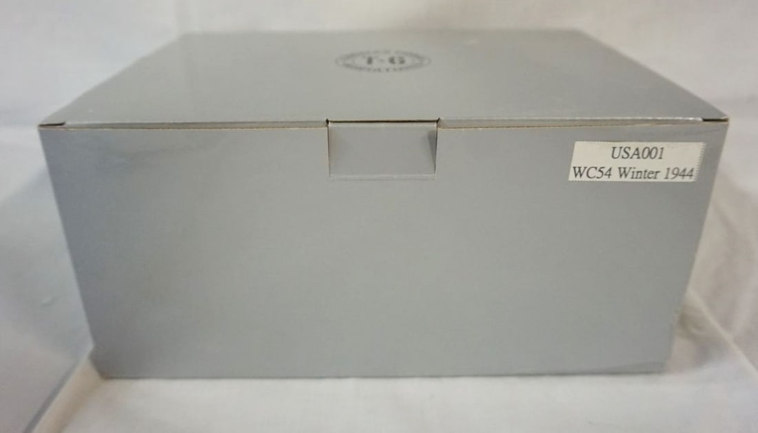 THOMAS GUNN MINIATURES WWII FIGURES (1 of 2)