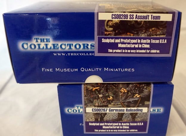 COLLECTORS SHOWCASE WWII MINIATURE SOLDIERS BOXED (1 of 1)