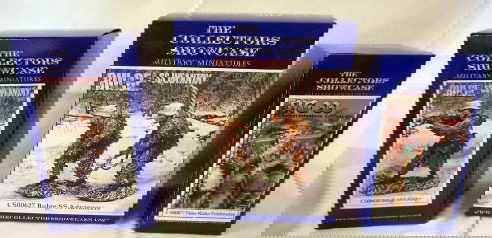 COLLECTORS SHOWCASE WWII MINIATURE SOLDIERS BOXED (1 of 1)