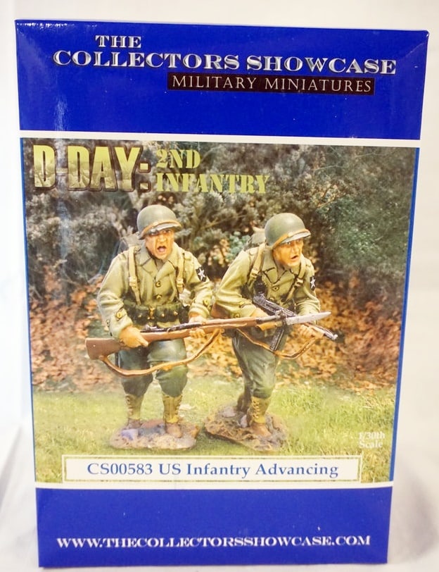 COLLECTORS SHOWCASE WWII MINIATURE SOLDIERS BOXED (1 of 2)