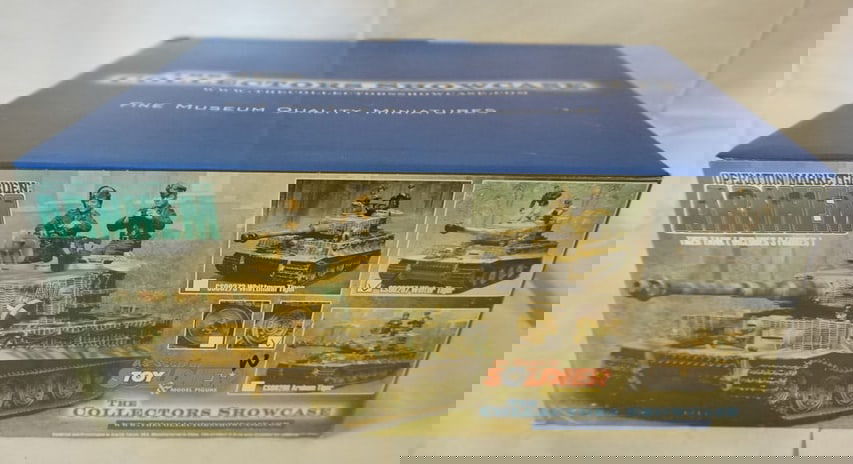 COLLECTORS SHOWCASE WWII MINIATURE (1 of 2)