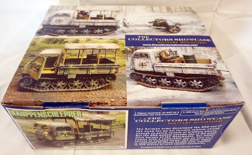 COLLECTORS SHOWCASE WWII MINIATURE (1 of 2)