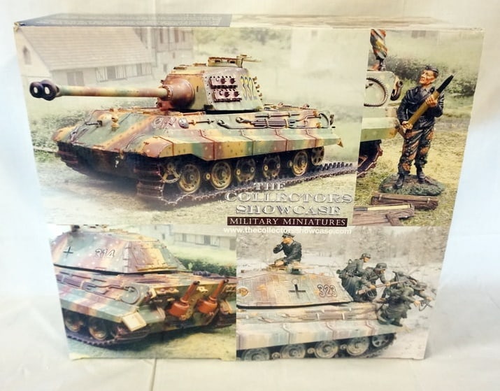 COLLECTORS SHOWCASE WWII MINIATURE (1 of 2)