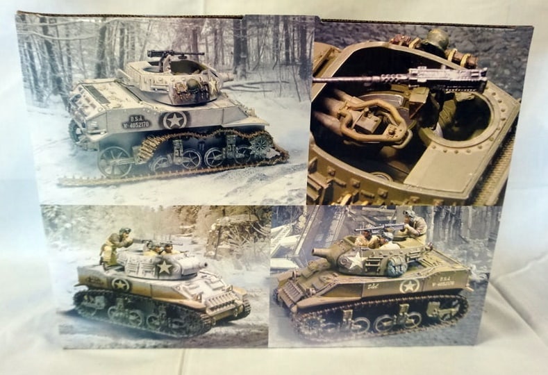 COLLECTORS SHOWCASE WWII MINIATURE (1 of 3)