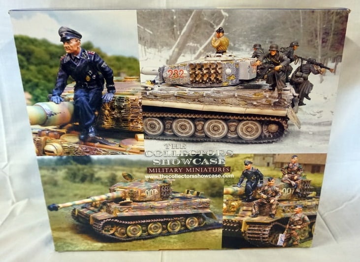 COLLECTORS SHOWCASE WWII MINIATURE (1 of 3)