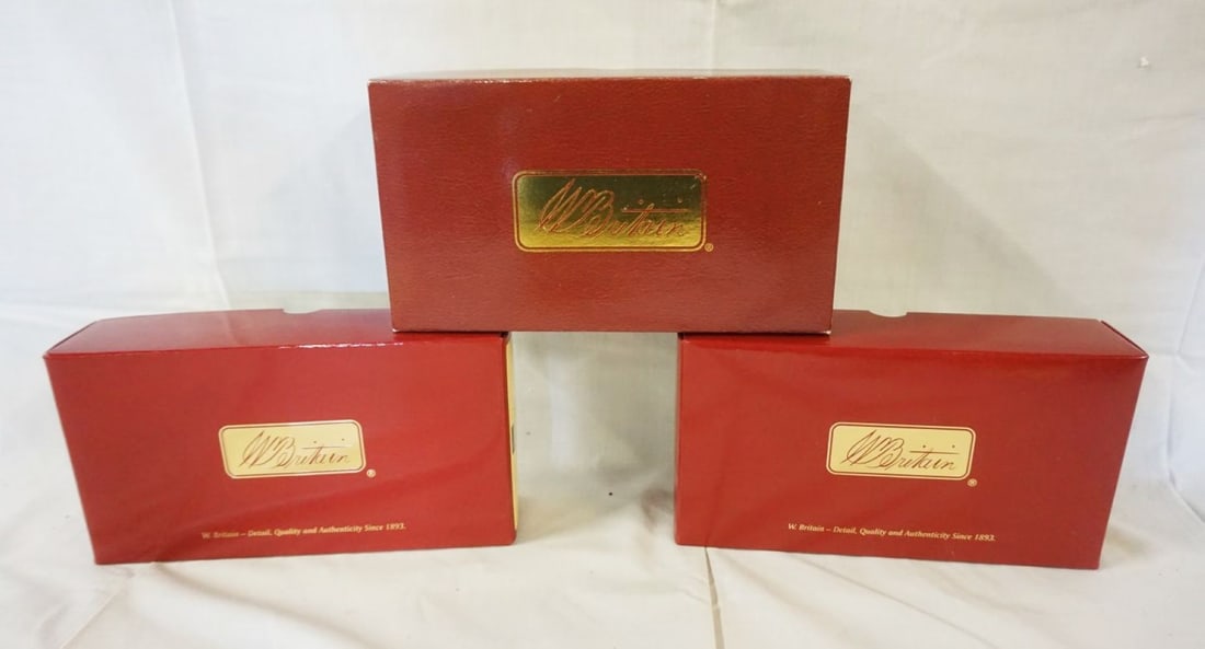 BRITAINS WWII METAL SOLDIERS (1 of 2)