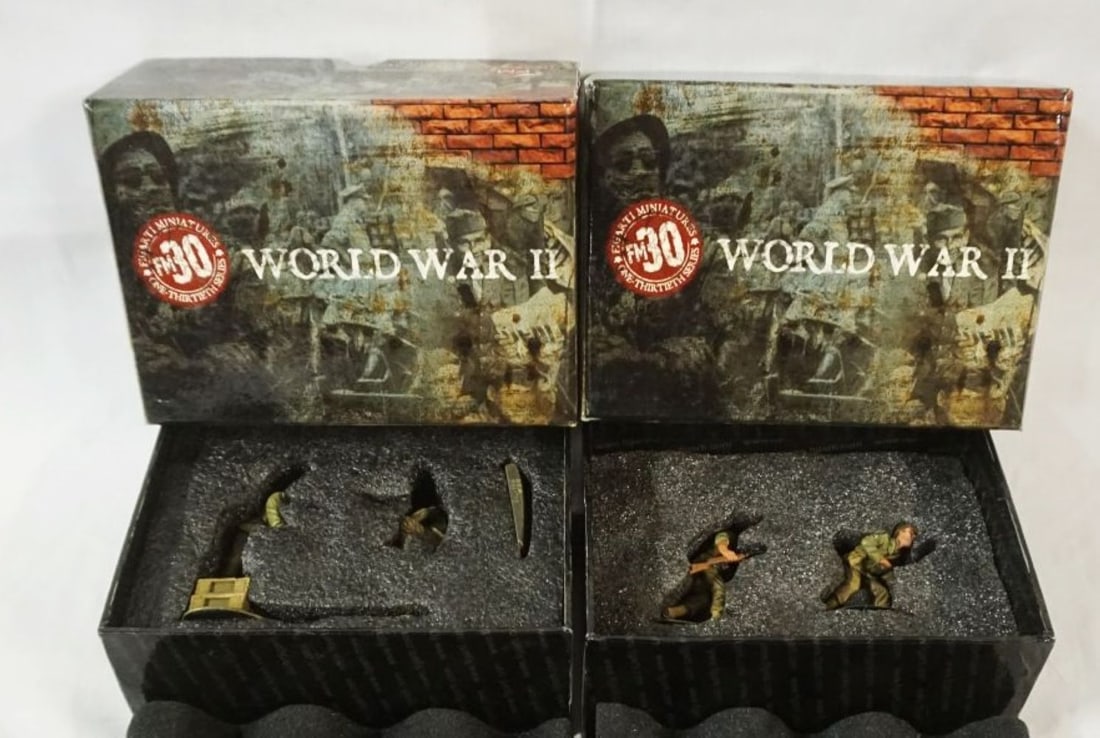 FIGARTI MINIATURES WWII METAL SOLDIERS (1 of 1)