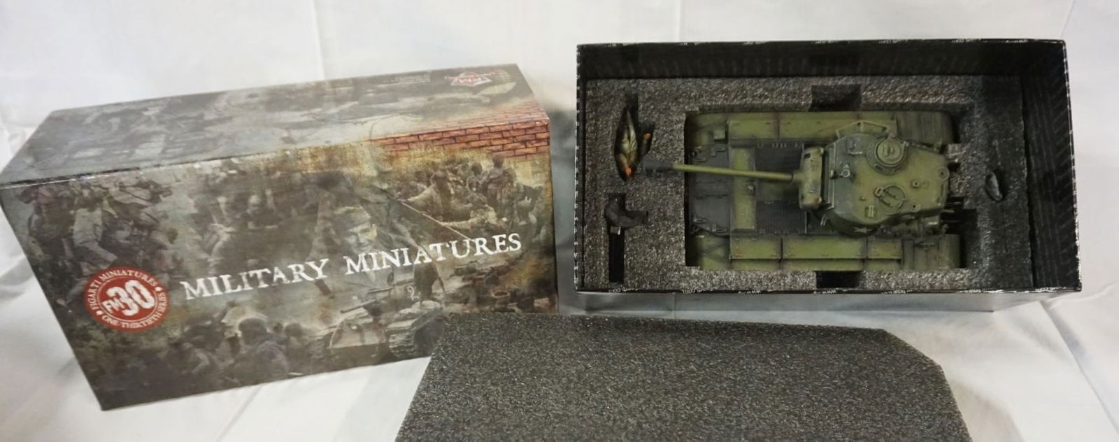 FIGARTI MINIATURES WWII METAL SOLDIERS (1 of 2)