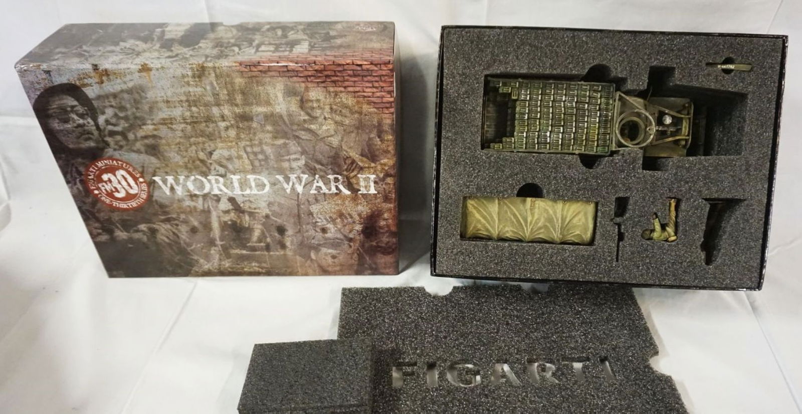 FIGARTI MINIATURES WWII METAL SOLDIERS (1 of 2)