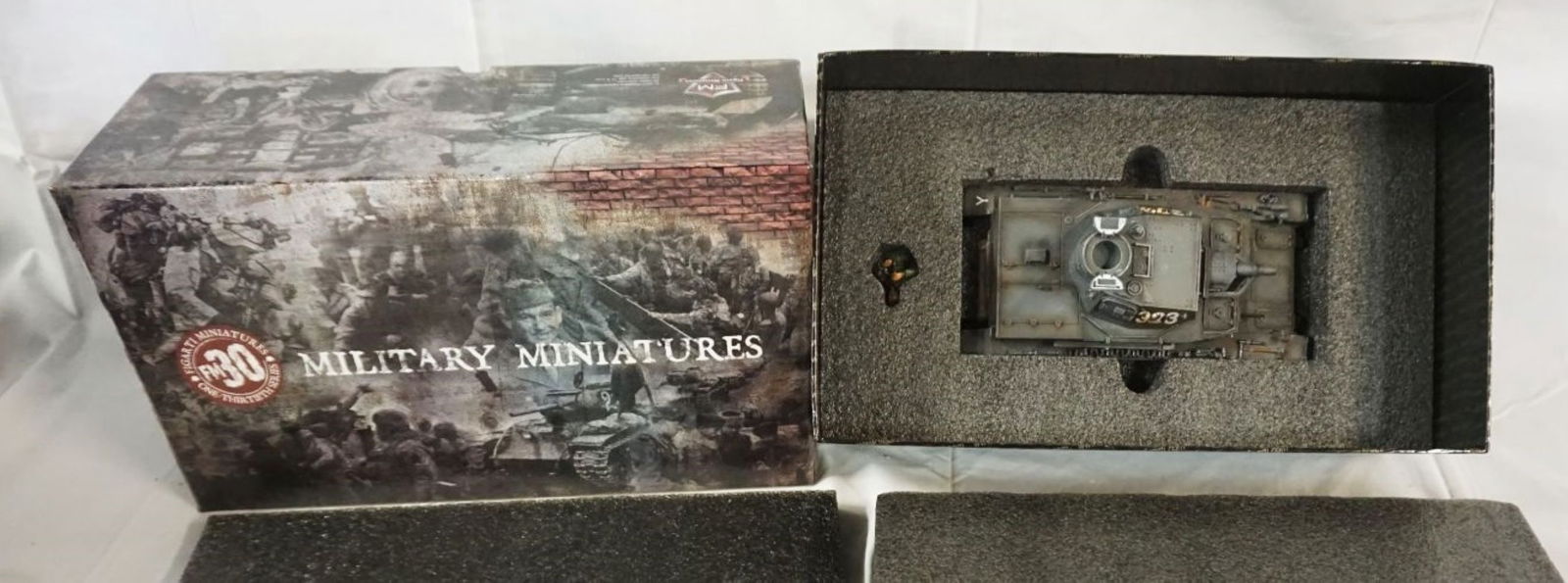 FIGARTI MINIATURES WWII METAL SOLDIERS (1 of 2)