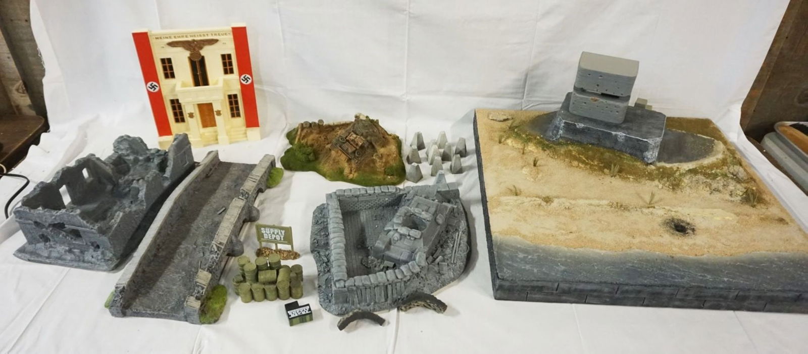 LARGE ASSORTMENT WWII DIORAMA SCALE BUILDINGS (1 of 4)