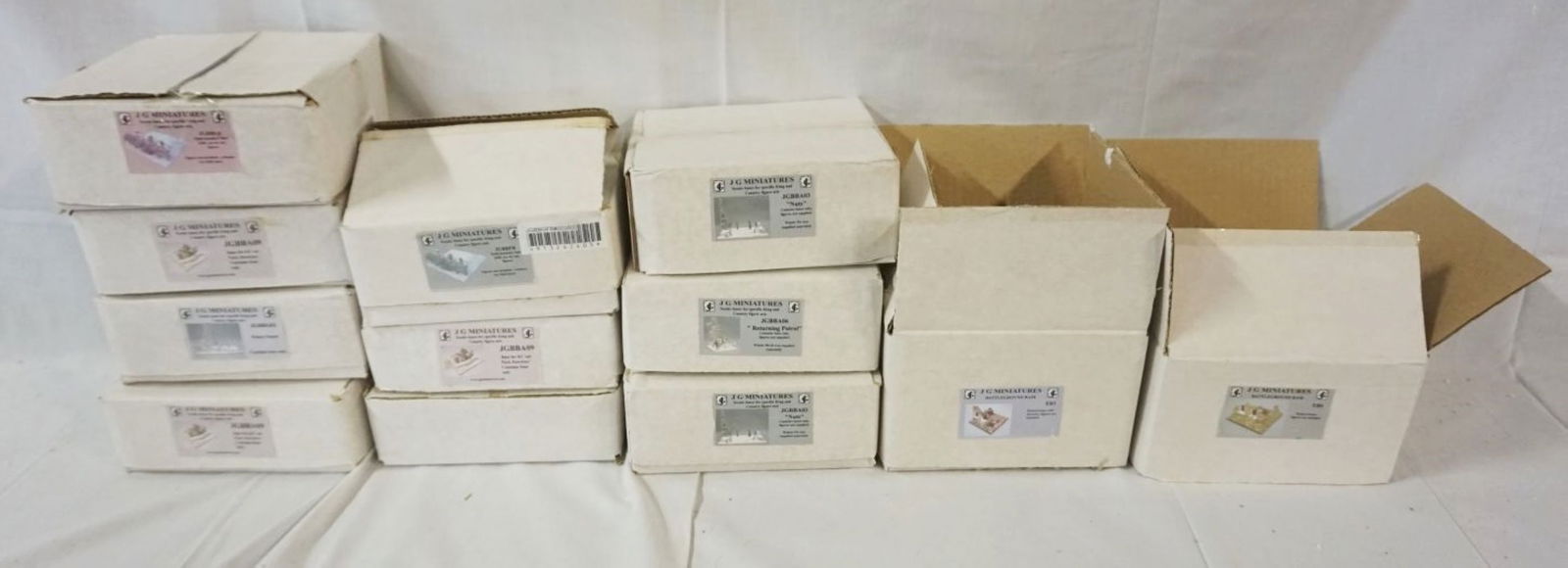 LARGE LOT OF JG MINIATURES WWII MODELS (1 of 5)