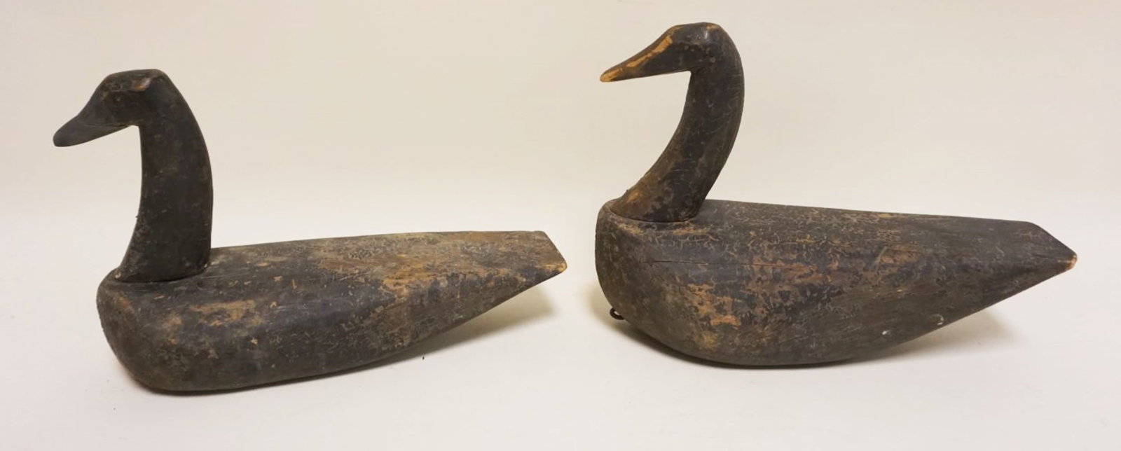 ANTIQUE WOOD DUCK DECOYS: ANTIQUE WOOD DUCK DECOYS LOT OF 2, APPROXIMATELY 12 IN X 6 IN X 9 IN HIGH
