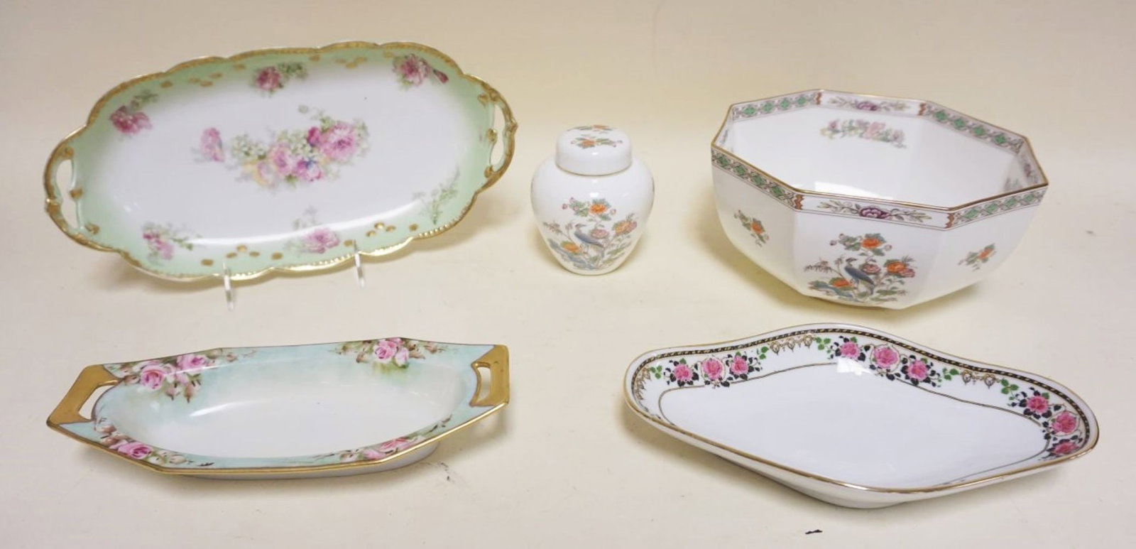 CHINA GROUP: CHINA GROUP INCLUDING WEDGWOOD KUTANI CRANE & LIMOGES DISHES