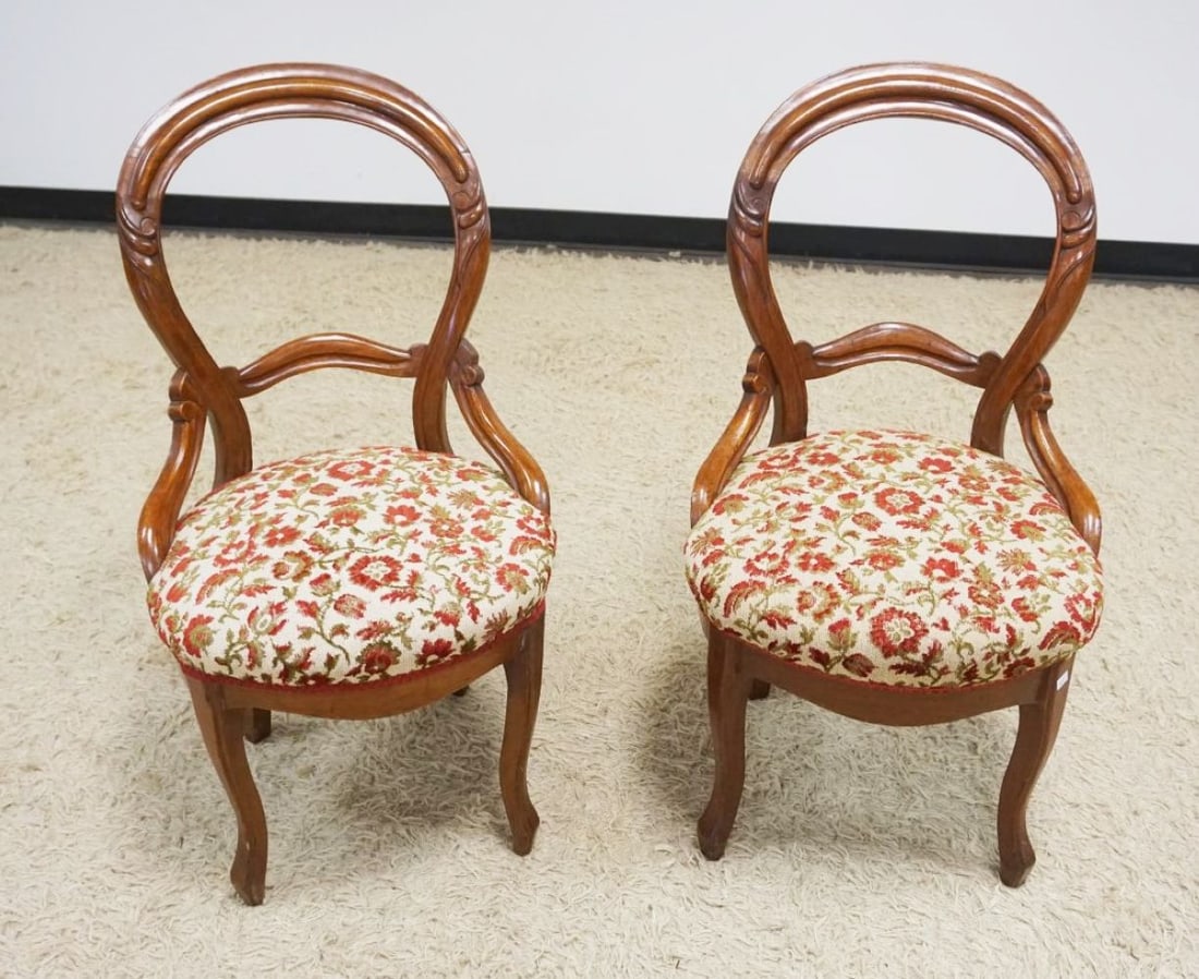 PAIR OF WALNUT VICTORIAN BALLOON BACK SIDE CHAIRS: PAIR OF WALNUT VICTORIAN BALLOON BACK SIDE CHAIRS W/UPHOLSTERED SEATS