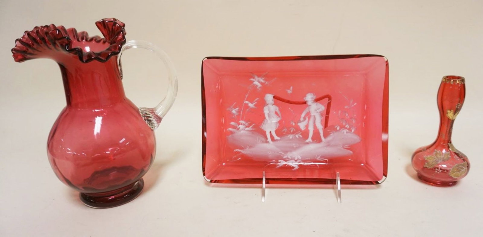 GROUP OF ASSORTED VICTORIAN CRANBERRY GLASS: GROUP OF ASSORTED VICTORIAN CRANBERRY GLASS INCLUDING MARY GREGORY TRAY APPROXIMATELY 6 1/2 IN X 9 1/2 IN, PITCHER & GILT DECORATED BUD VASE