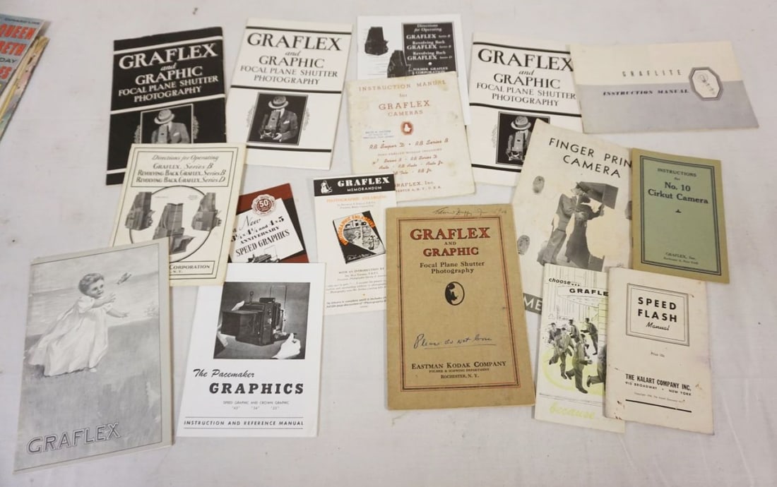 GROUP OF GRAFLEX CAMERA MANUALS: GROUP OF GRAFLEX CAMERA MANUALS
