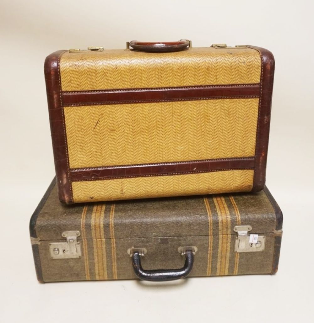 2 VINTAGE SUITCASES: 2 VINTAGE SUITCASES, LARGEST APPROXIMATELY 21 IN X 7 IN X 14 IN