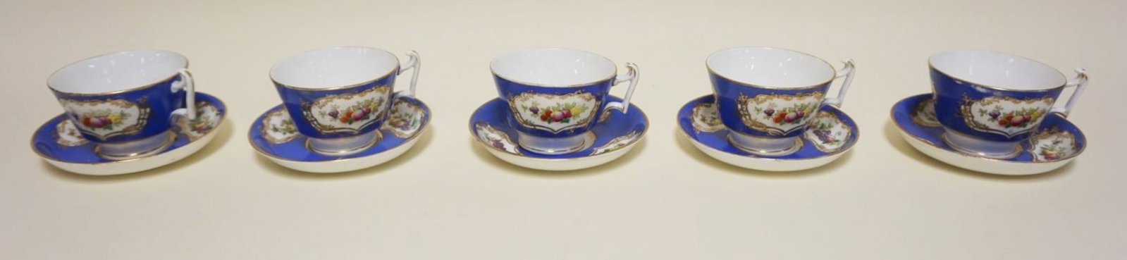 5 OLD CHELSEA TEACUPS & SAUCERS: 5 OLD CHELSEA TEACUPS & SAUCERS FENTON ENGLAND