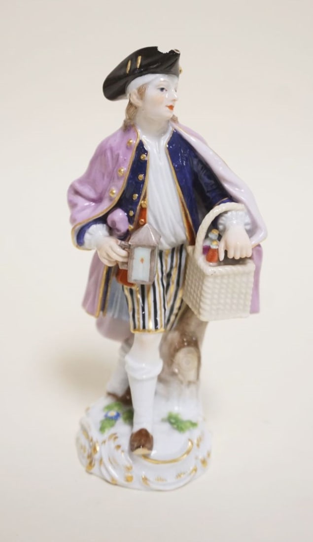 MEISSEN FIGURINE: MEISSEN FIGURINE, APPROXIMATELY 6 IN HIGH