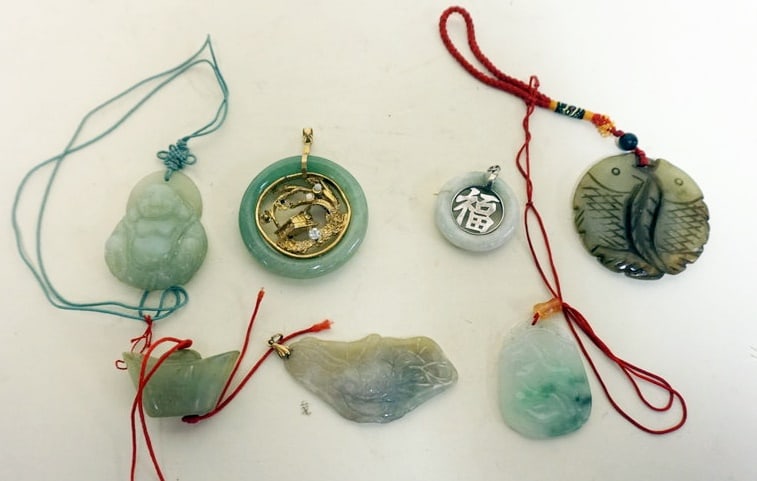 GROUP OF 7 ASSORTED JADE PIECES OF JEWELRY (1 of 3)