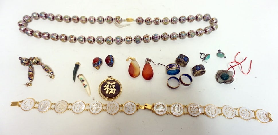 GROUP OF ASSORTED ASIAN COSTUME JEWELRY (1 of 6)