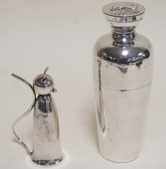 SILVER PLATE ROOSTER SHAKER CAT SHOT GLASS: SILVER PLATE ROOSTER 6 1/2 IN SHAKER AND CAT SHOT GLASS