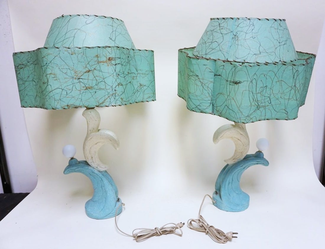 PAIR OF CHALK MCM LAMPS: PAIR OF CHALK MIDCENTURY MODERN LAMPS, APPROXIMATELY 28 IN HIGH