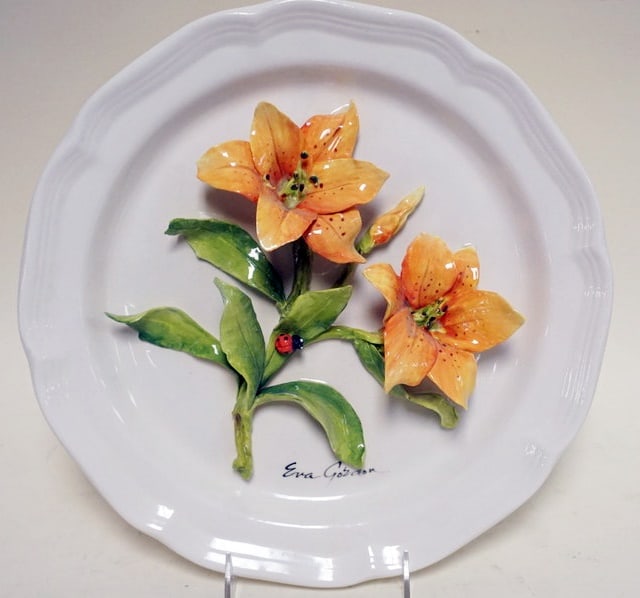 EVA GORDON CERAMIC PLATE (1 of 2)