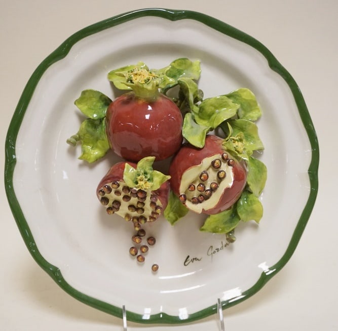 EVA GORDON CERAMIC PLATE (1 of 3)