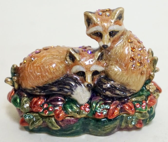 JAY STRONGWATER RACOON HINGED BOX: JAY STRONGWATER JEWELED AND ENAMEL RACOON HINGED BOX