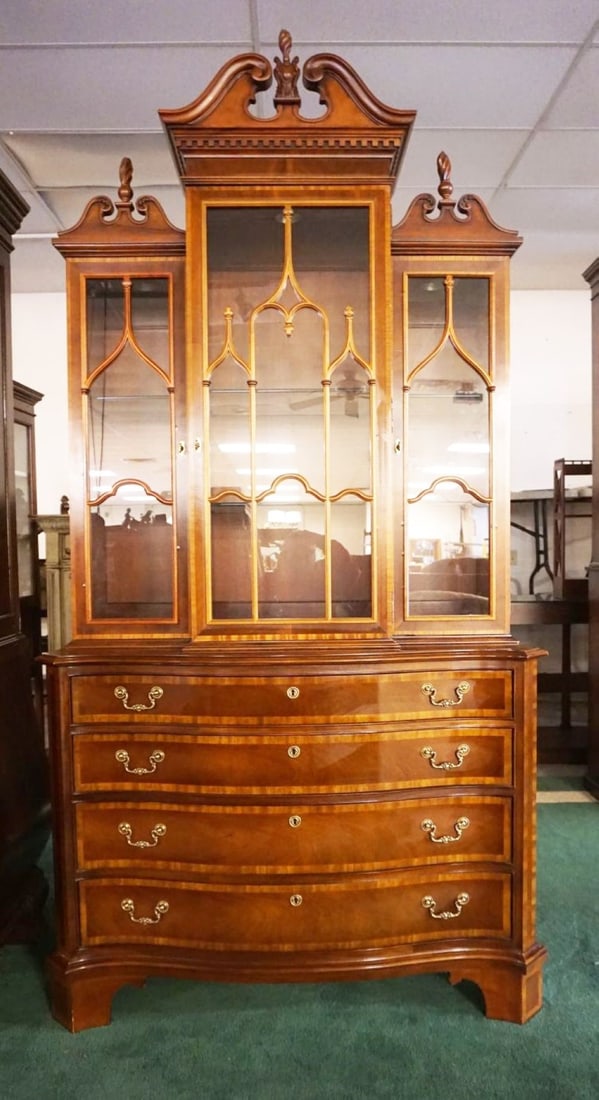 HICKORY CHAIR CRYSTAL CABINET (1 of 3)