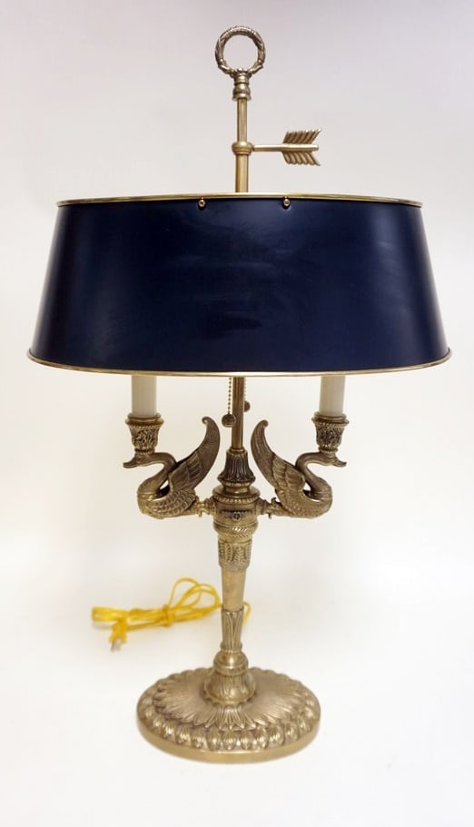 DECORATIVE CRAFTS BRASS TABLE LAMP (1 of 2)