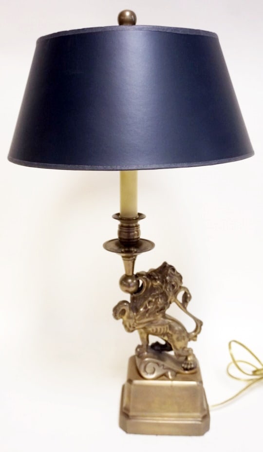 BRASS RAMPANT LION TABLE LAMP (1 of 3)