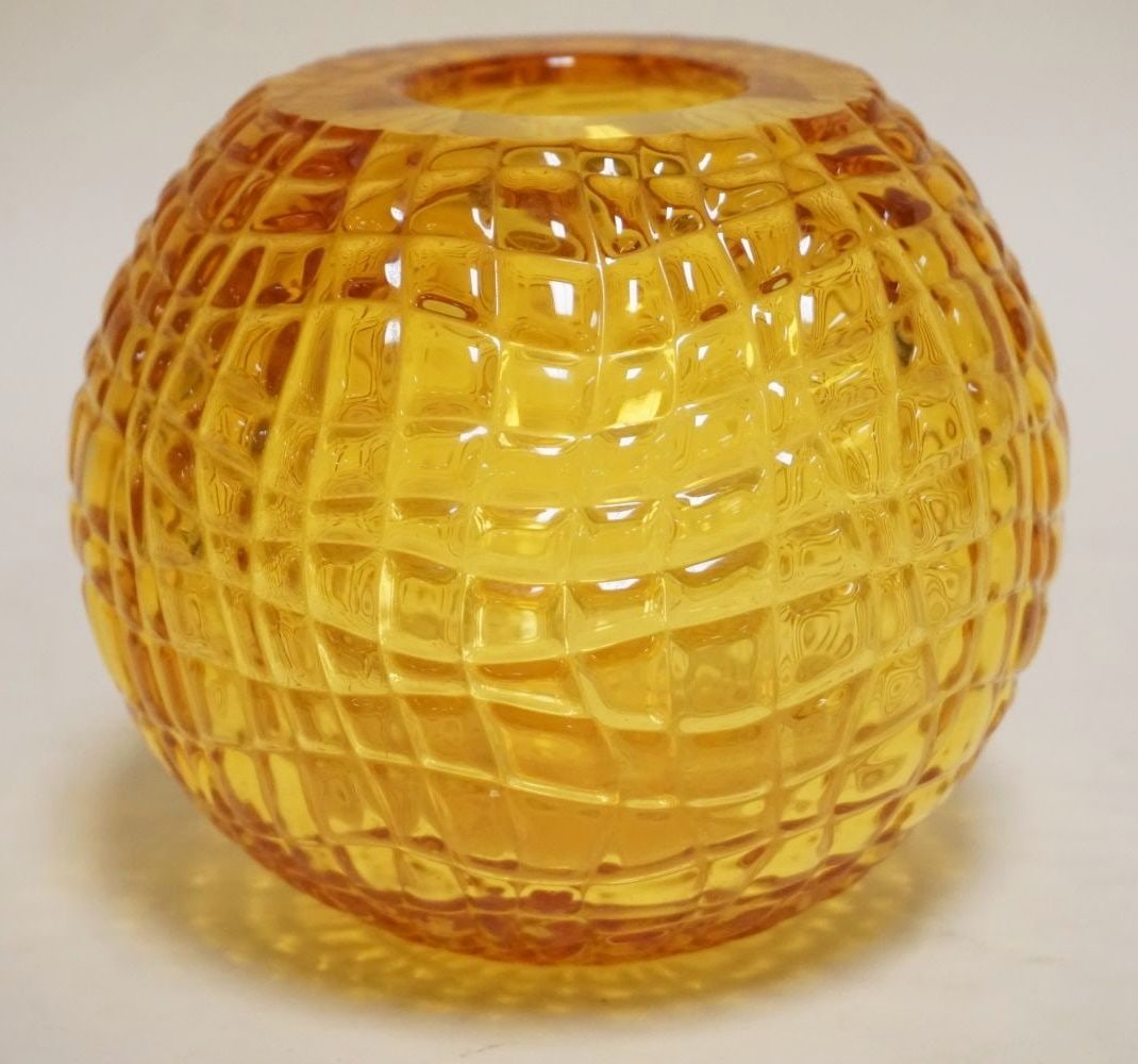 BACCARAT FRANCE AMBER ROSE BOWL: BACCARAT FRANCE AMBER ROSE BOWL, APPROXIMATELY 6 IN WIDE X 5 IN HIGH
