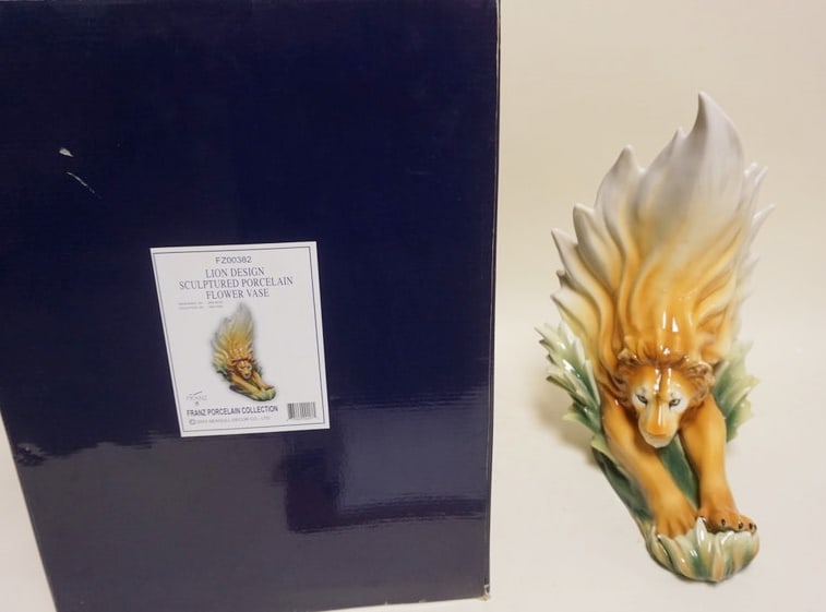 FRANZ LION DESIGN PORCELAIN FLOWER VASE: FRANZ LION DESIGN SCULPTURED PORCELAIN FLOWER VASE FZ00382, APPROXIMATELY 16 1/4 IN HIGH