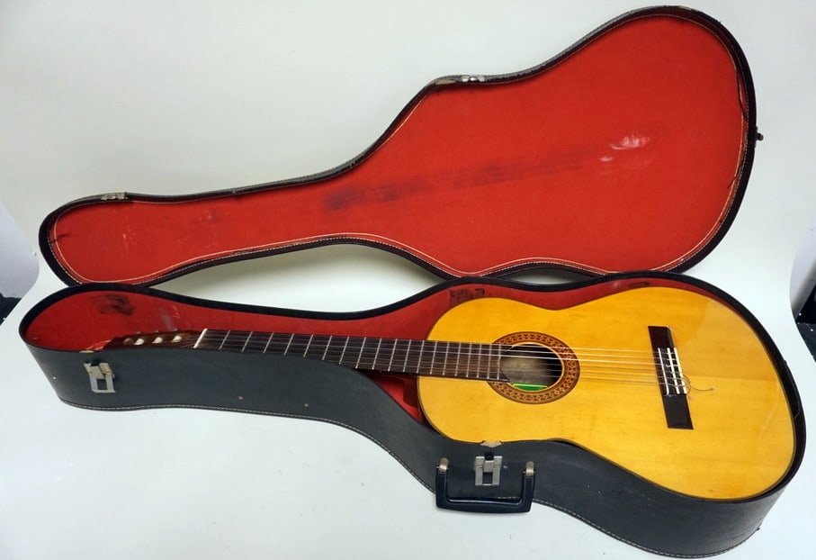 DIASONIC ACOUSTIC GUITAR: DIASONIC ACOUSTIC GUITAR