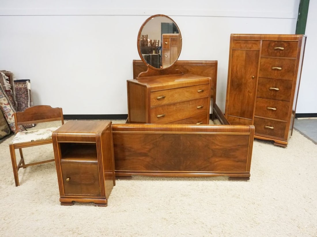 WATERFALL 5 PIECE BEDROOM SET (1 of 4)