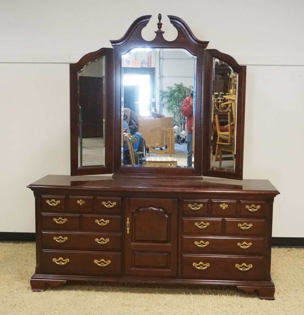 THOMASVILLE CHERRY LOW CHEST WITH TRIPLE MIRROR (1 of 3)