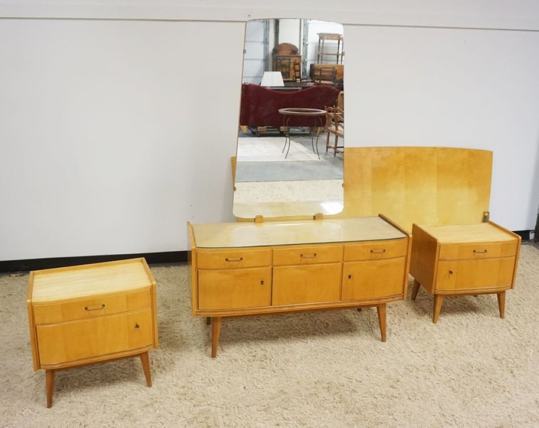 MID CENTURY MODERN 4 PC MAPLE BEDROOM SET (1 of 5)