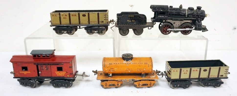 IVES TRAIN O GAUGE (1 of 6)