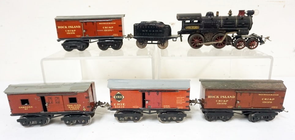 IVES TRAIN O GAUGE (1 of 7)