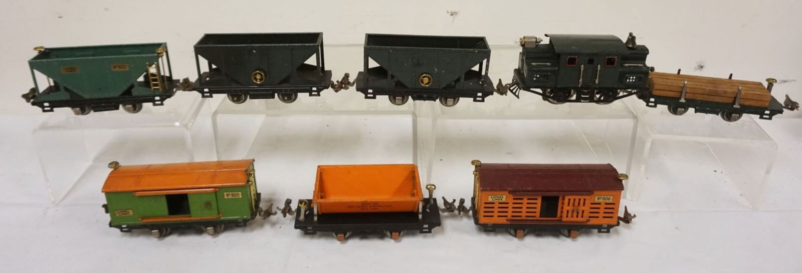 LIONEL TRAIN O GAUGE (1 of 6)