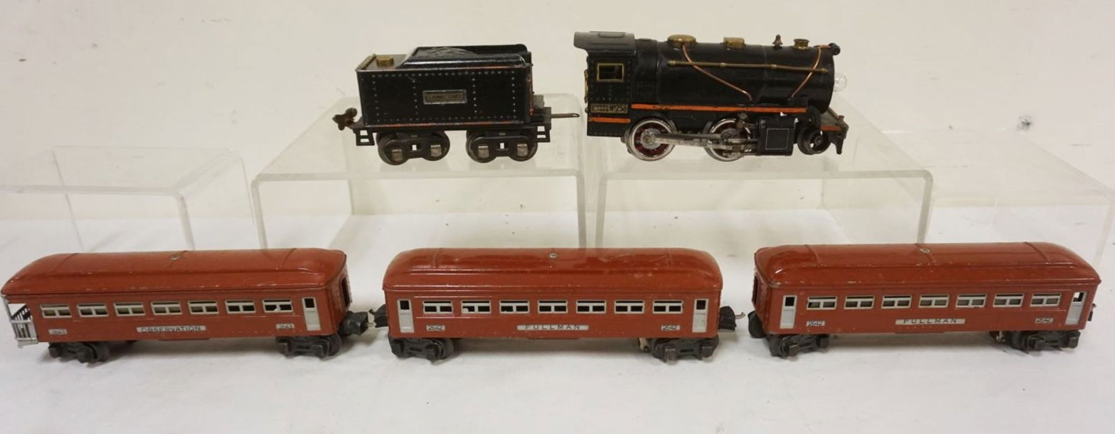 LIONEL TRAIN O GAUGE (1 of 7)