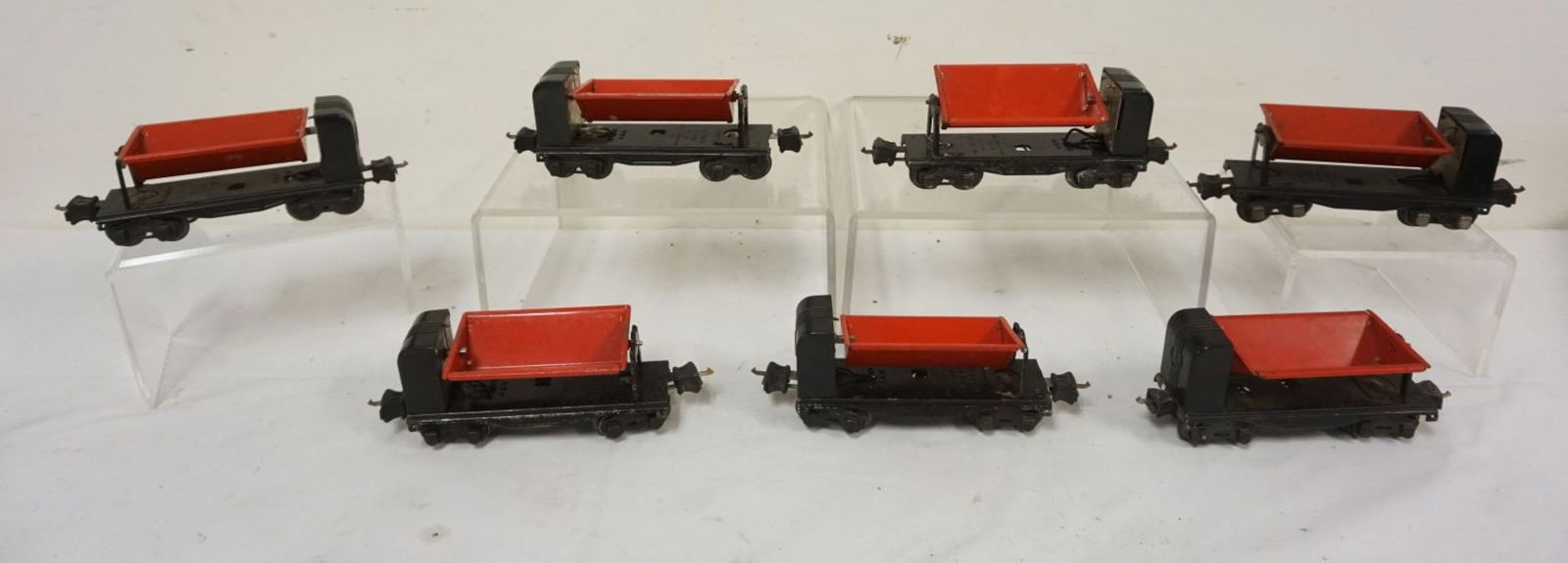 LIONEL TRAIN O GAUGE (1 of 3)