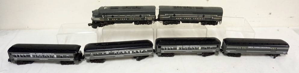 LIONEL TRAIN O GAUGE: LIONEL TRAIN O GAUGE NYC GENERAL MOTORS LOCOMOTIVE WITH 6 M TYPE F3B, #6090 BABBLING BROOK, #6089 RIPPLING STREAM, #6088 LICKING RIVER, #6087 CAR