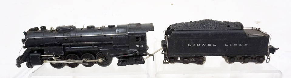 LIONEL TRAIN O GAUGE: LIONEL TRAIN O GAUGE #6736 LOCOMOTIVE WITH #2226 TENDER