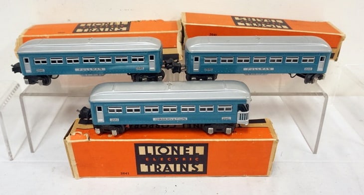 LIONEL TRAIN O GAUGE (1 of 3)