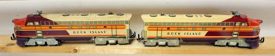 UNIQUE ART TIN O GAUGE TRAIN (1 of 4)