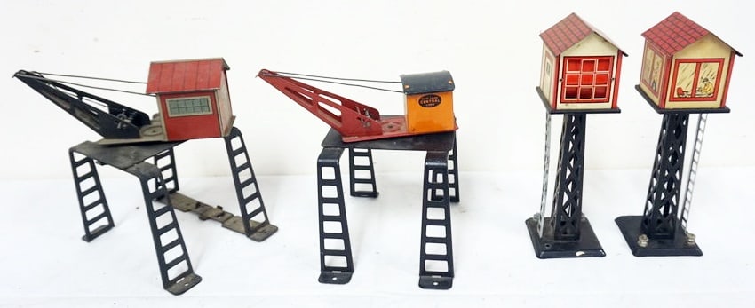 MARX O GAUGE TRAIN CRANES AND TELEGRAPH TOWER (1 of 3)